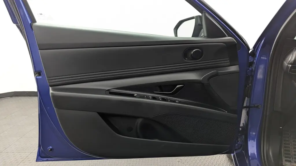 2025 HYUNDAI ELANTRA SEL SPORT photo 10
