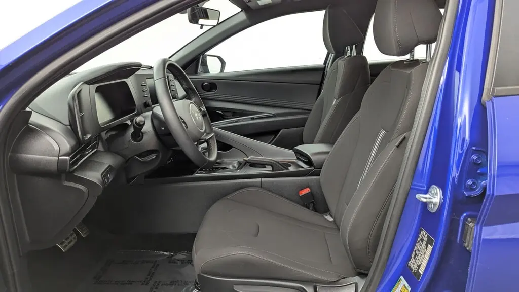 2025 HYUNDAI ELANTRA SEL SPORT photo 11