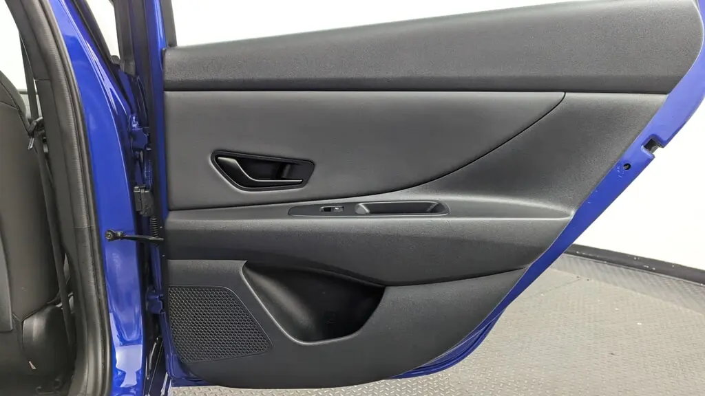 2025 HYUNDAI ELANTRA SEL SPORT photo 16