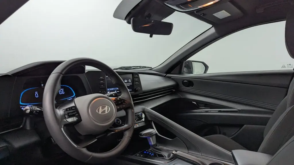 2025 HYUNDAI ELANTRA SEL SPORT photo 19