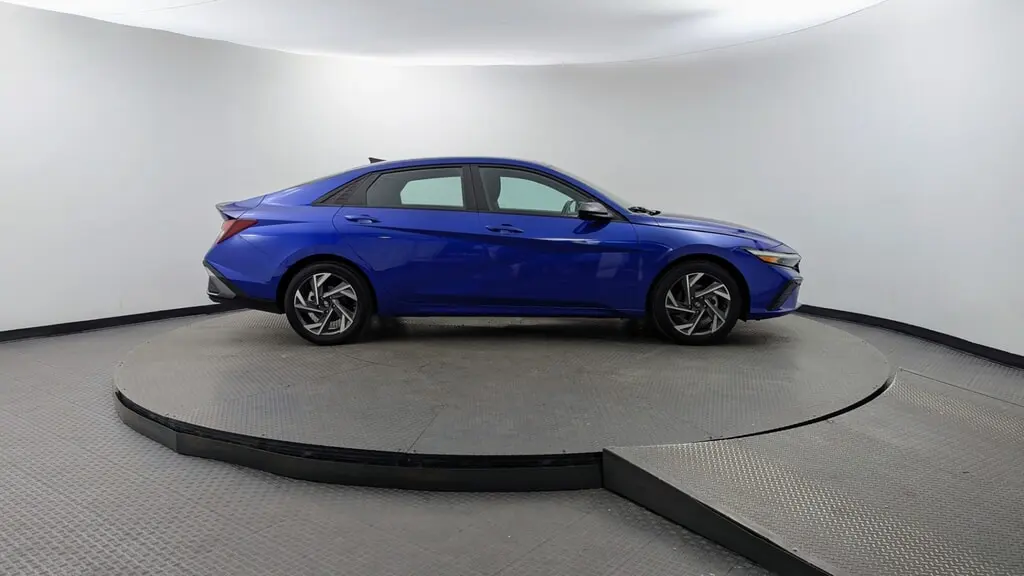 2025 HYUNDAI ELANTRA SEL SPORT photo 7