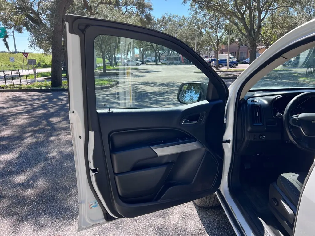 2022 CHEVROLET COLORADO 2WD LT photo 9