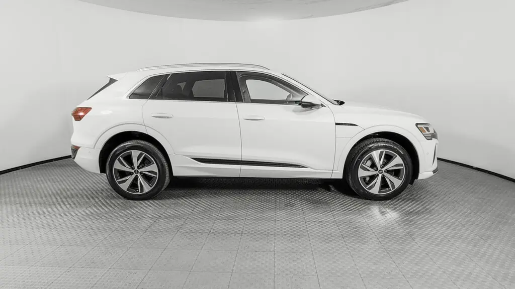 Florida Fine Cars - Used AUDI Q8 E-TRON 2024 ORLANDO PREMIUM PLUS