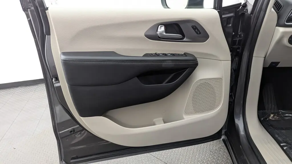 Florida Fine Cars - Used CHRYSLER PACIFICA 2023 MARGATE TOURING L