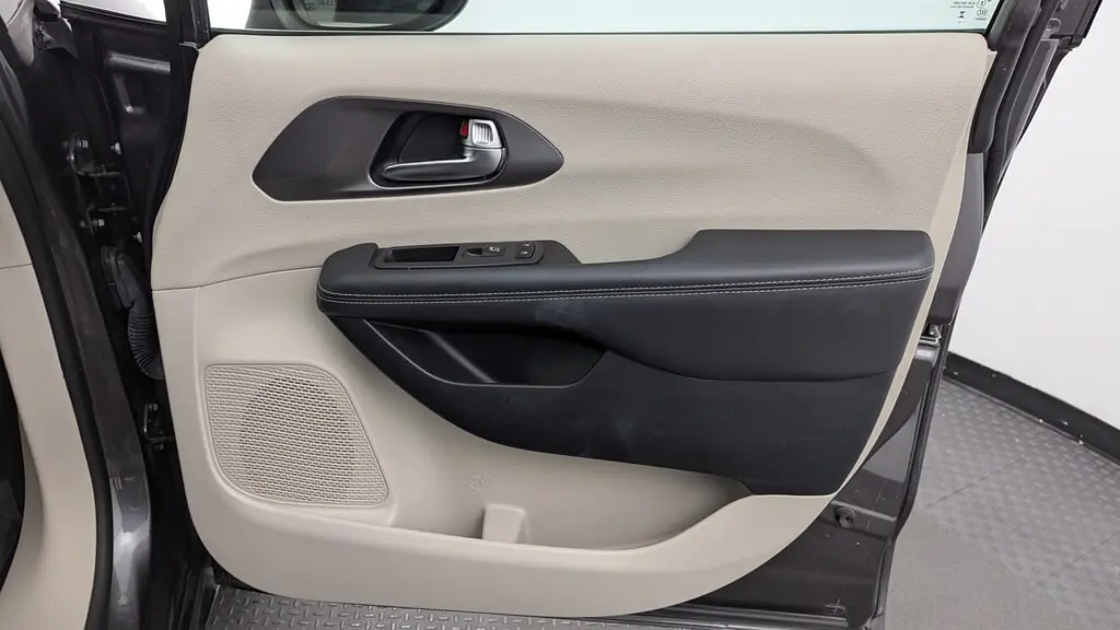 Florida Fine Cars - Used CHRYSLER PACIFICA 2023 MARGATE TOURING L