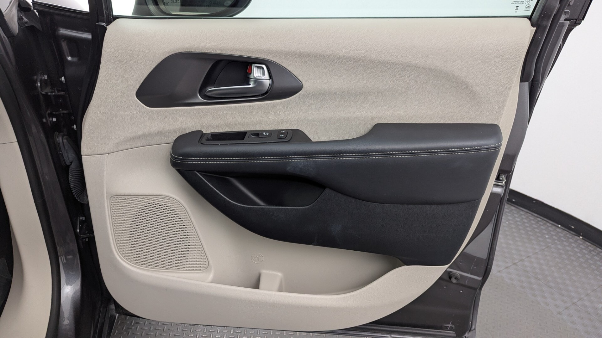 Florida Fine Cars - Used vehicle - MINIVAN CHRYSLER PACIFICA 2023