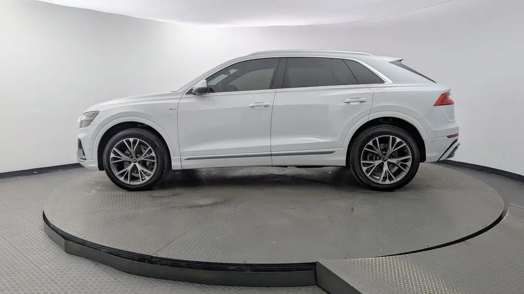 2023 AUDI Q8 PREMIUM PLUS photo 2
