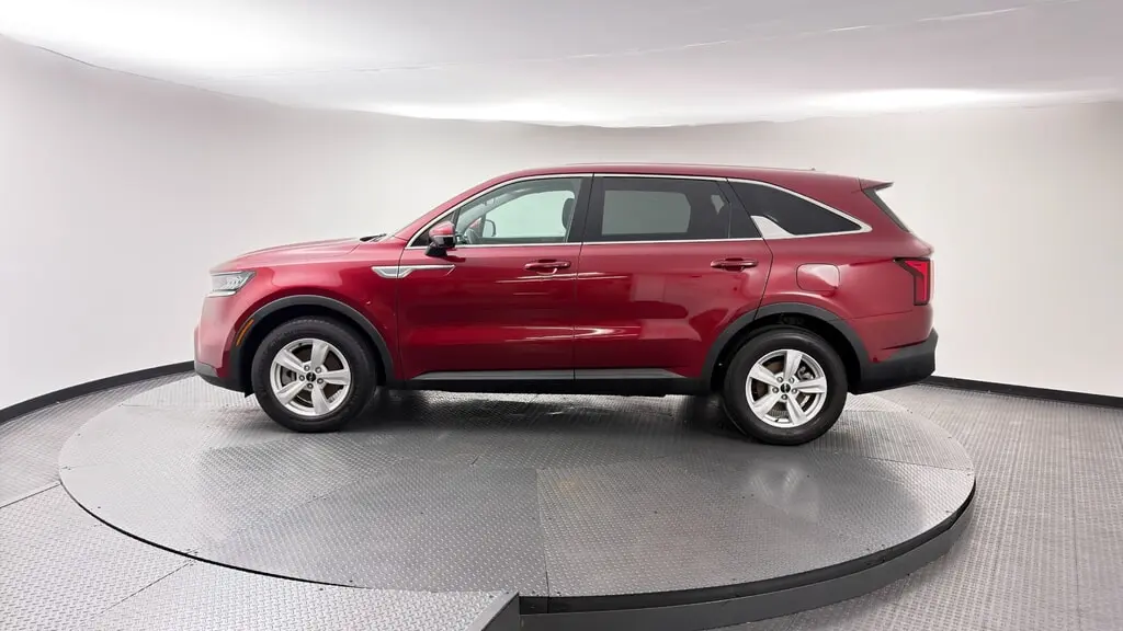 2022 KIA SORENTO LX photo 2