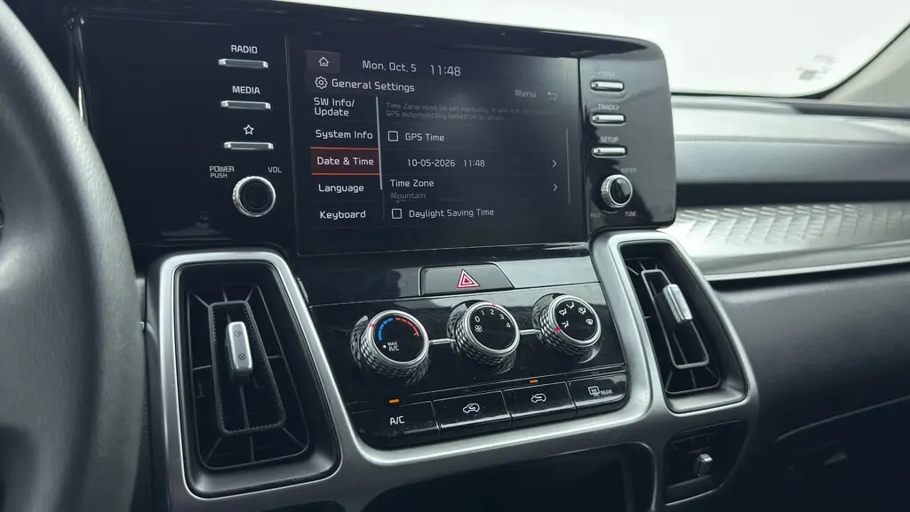 2022 KIA SORENTO LX photo 35
