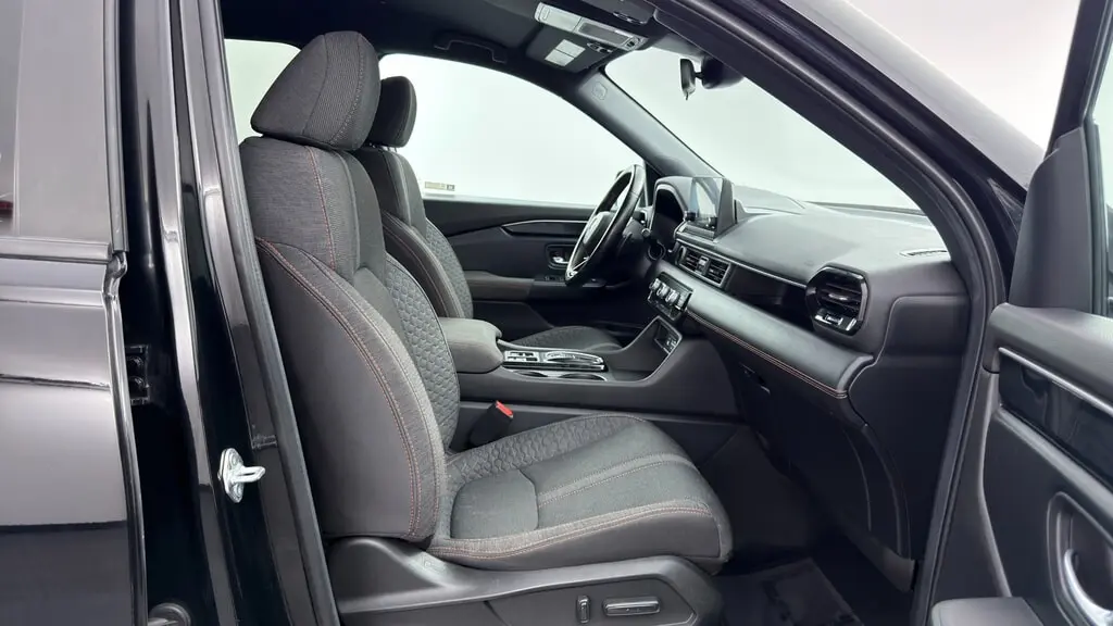 2025 HONDA PILOT SPORT photo 21