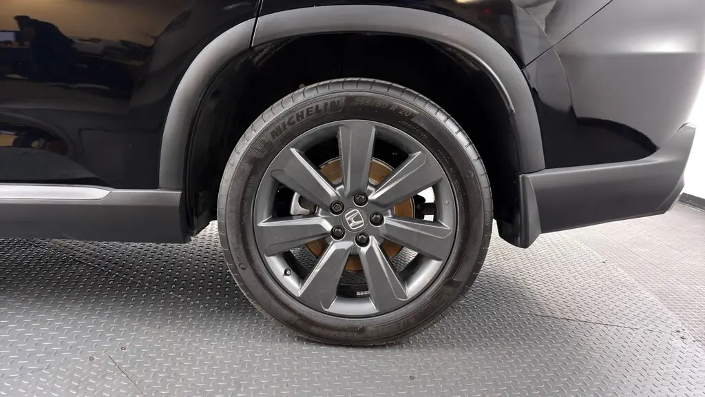 2025 HONDA PILOT SPORT photo 37