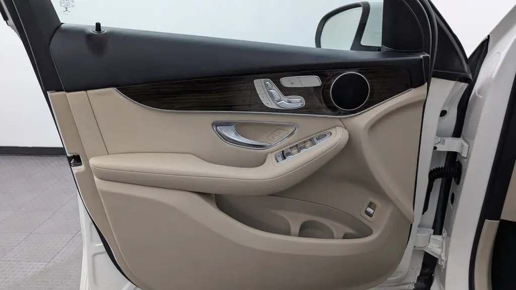 2019 MERCEDES-BENZ GLC GLC 300 photo 12