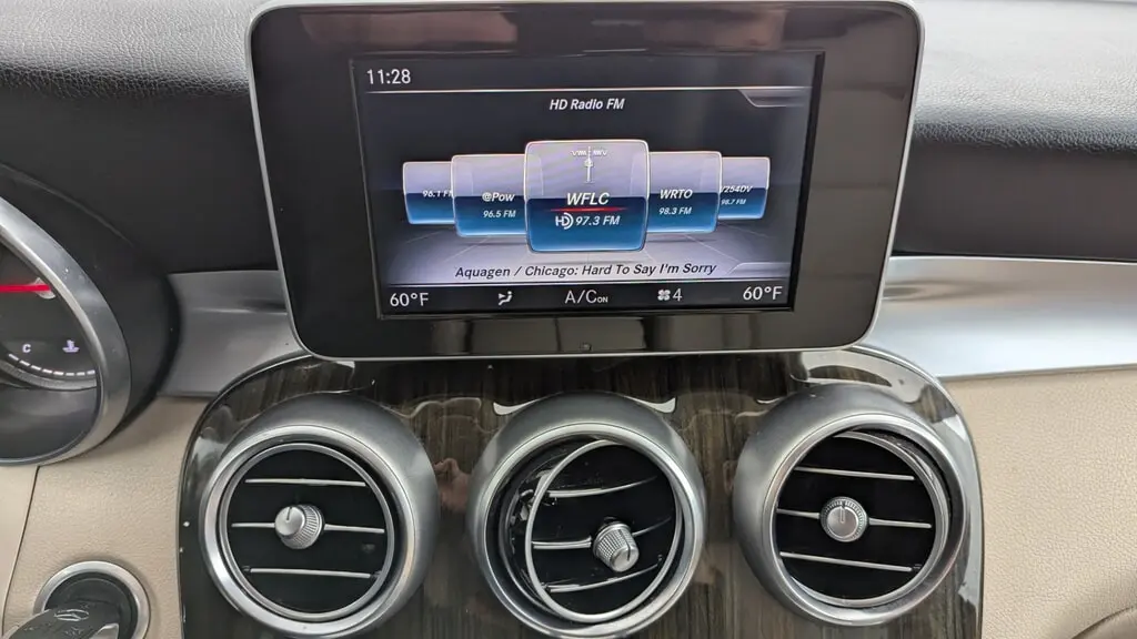 2019 MERCEDES-BENZ GLC GLC 300 photo 28
