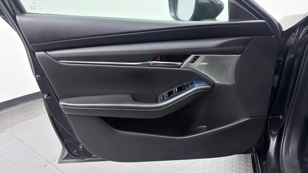 2019 MAZDA MAZDA3 W/PREFERRED PKG photo 12