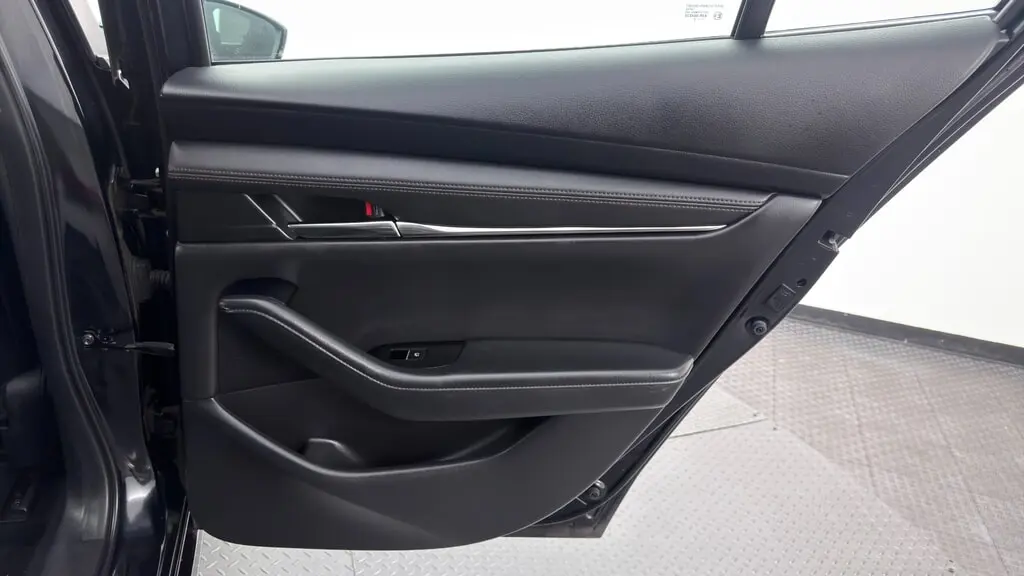2019 MAZDA MAZDA3 W/PREFERRED PKG photo 18