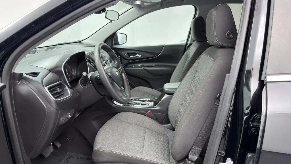 2023 CHEVROLET EQUINOX LT photo 13
