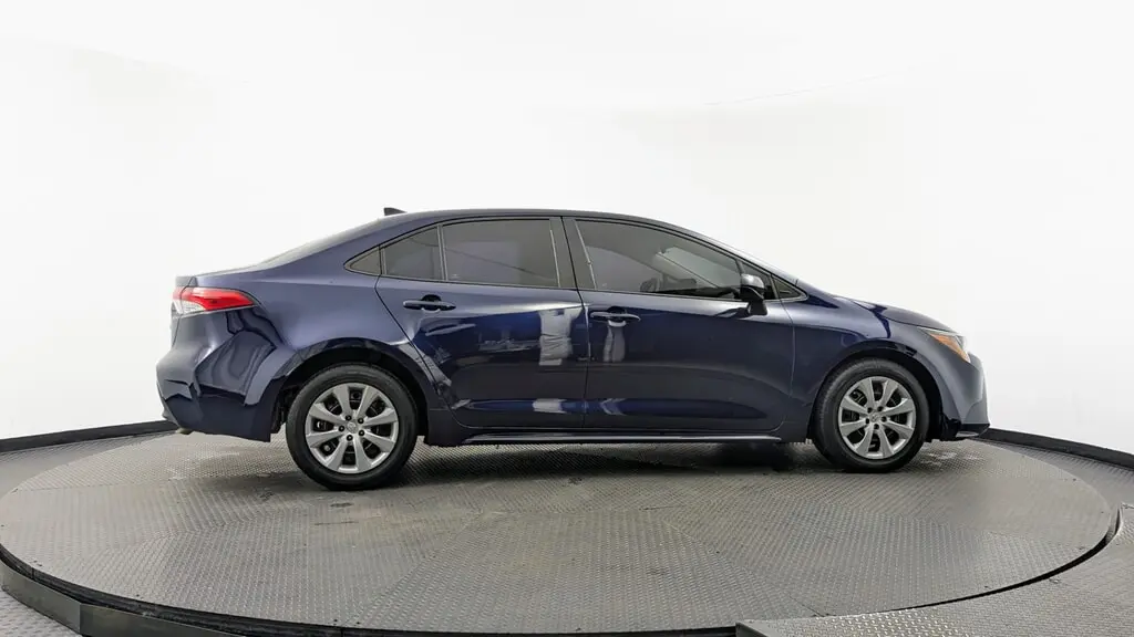 2024 TOYOTA COROLLA LE photo 8