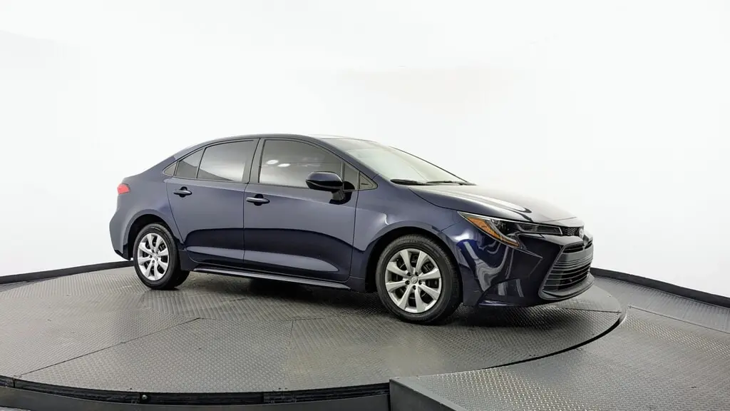 2024 TOYOTA COROLLA LE photo 10