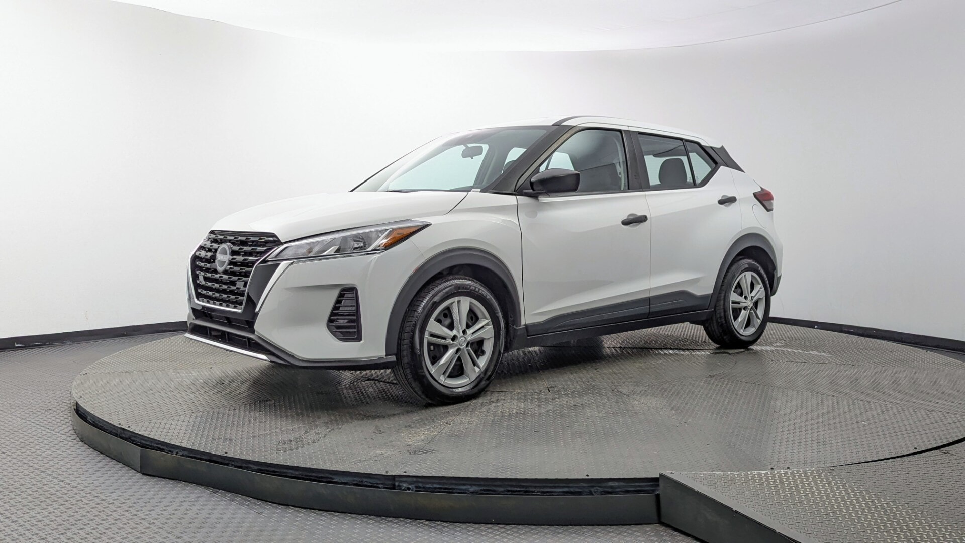 2023 Nissan Kicks