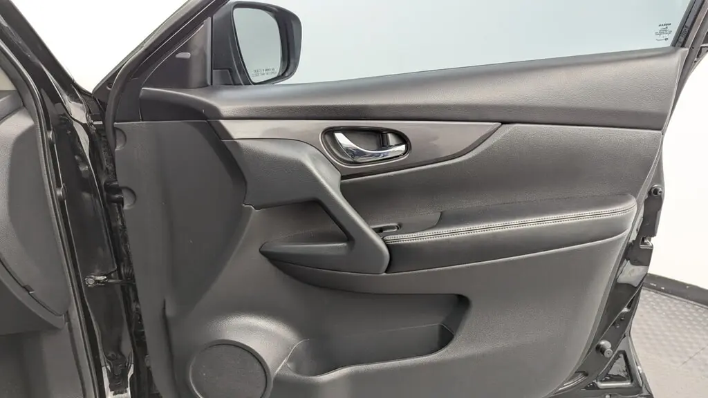 2020 NISSAN ROGUE SV photo 22