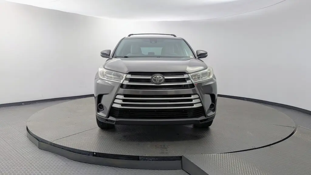 2018 TOYOTA HIGHLANDER LE photo 11