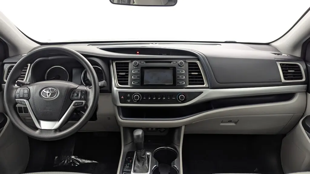 2018 TOYOTA HIGHLANDER LE photo 26