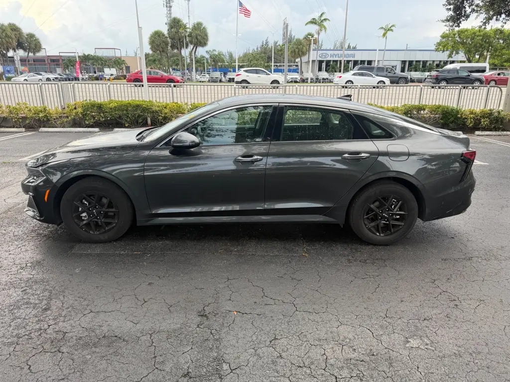 2026 KIA K5 LXS photo 2