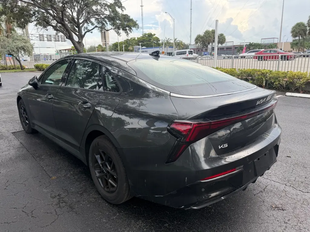 2026 KIA K5 LXS photo 3