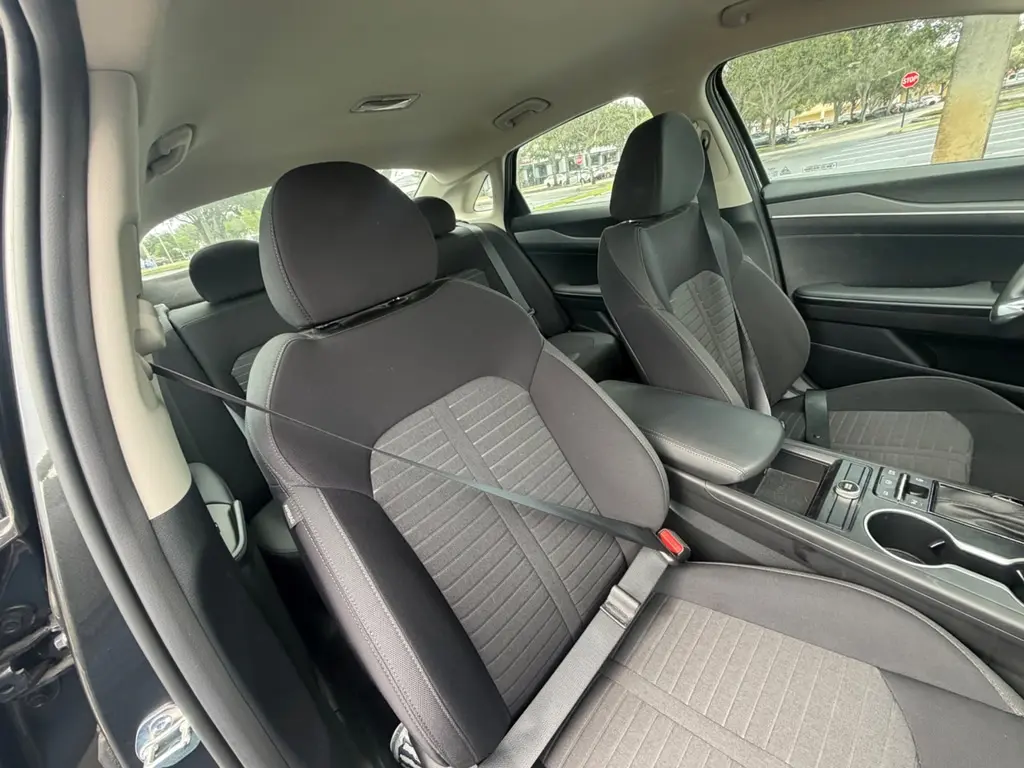 2026 KIA K5 LXS photo 22