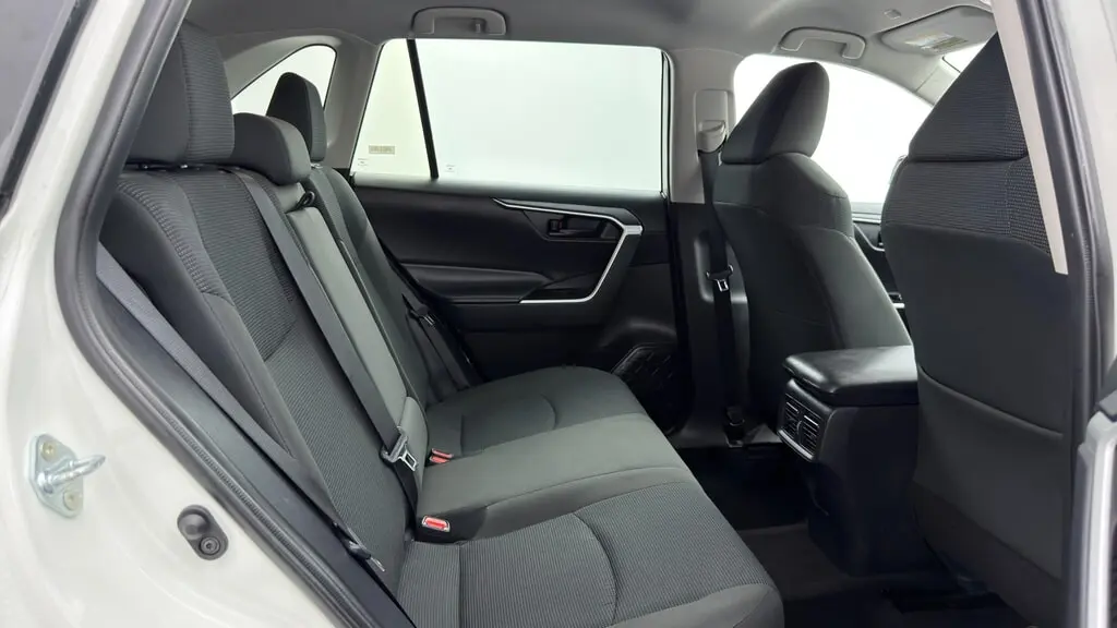 2025 TOYOTA RAV4 LE photo 17