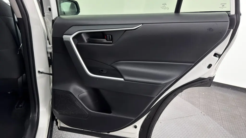 2025 TOYOTA RAV4 LE photo 18
