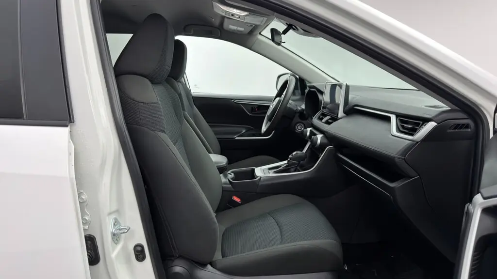 2025 TOYOTA RAV4 LE photo 20
