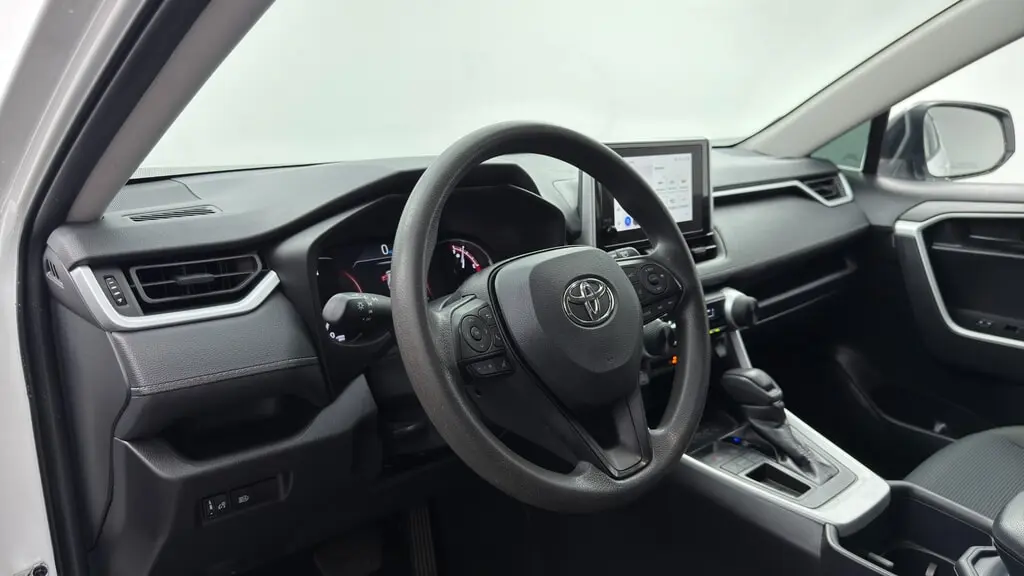 2025 TOYOTA RAV4 LE photo 21