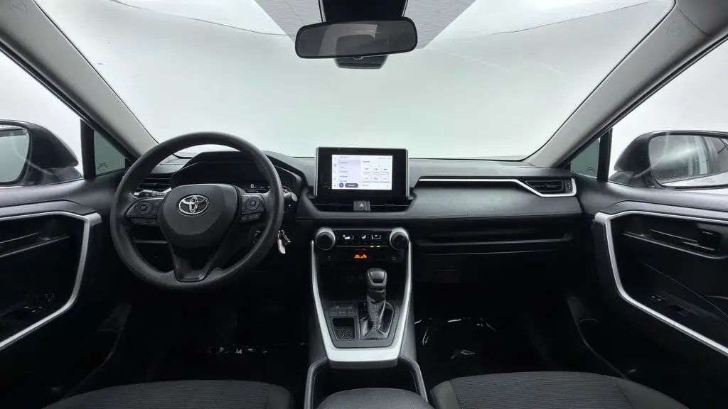 2025 TOYOTA RAV4 LE photo 22