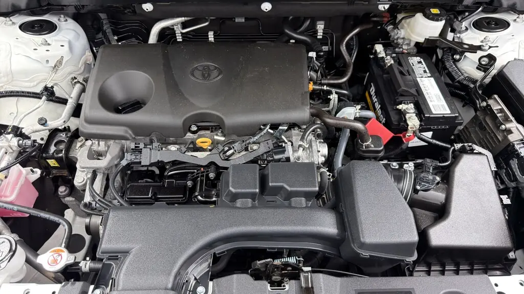 2025 TOYOTA RAV4 LE photo 26