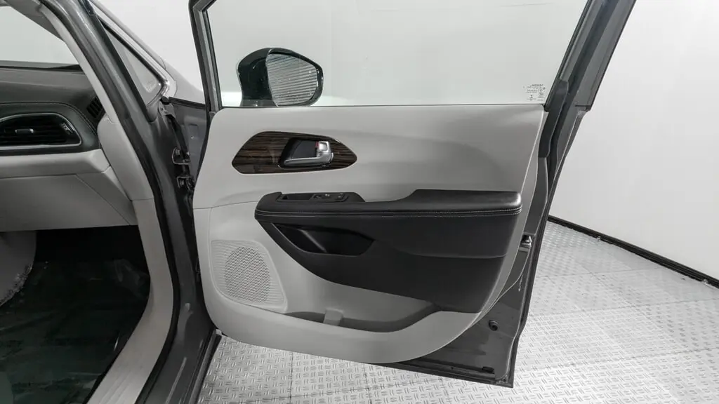 Florida Fine Cars - Used CHRYSLER PACIFICA 2023 ORLANDO LIMITED