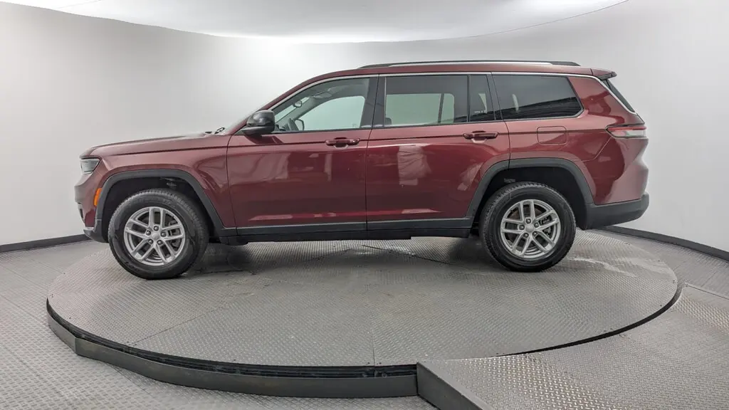 2022 JEEP GRAND CHEROKEE L LAREDO photo 2