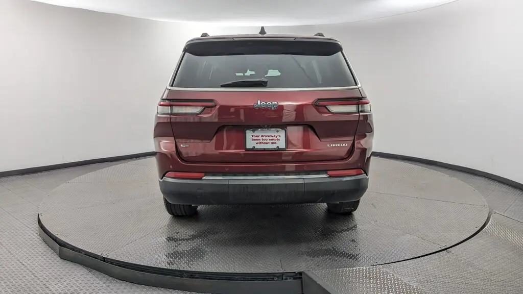 2022 JEEP GRAND CHEROKEE L LAREDO photo 6