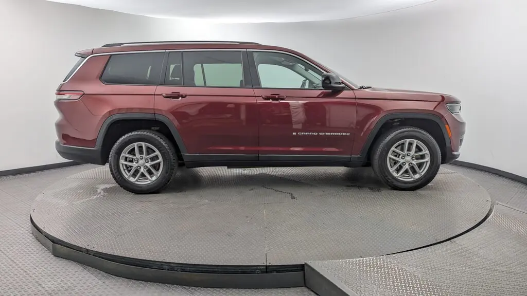 2022 JEEP GRAND CHEROKEE L LAREDO photo 8