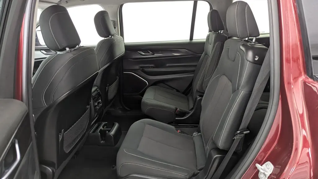 2022 JEEP GRAND CHEROKEE L LAREDO photo 16