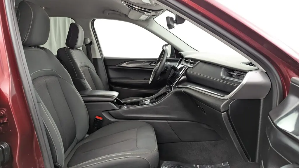 2022 JEEP GRAND CHEROKEE L LAREDO photo 22