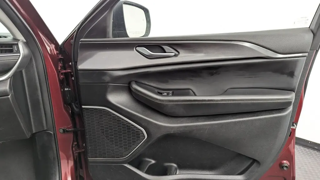 2022 JEEP GRAND CHEROKEE L LAREDO photo 23