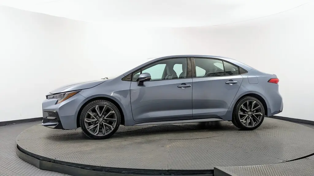 2022 TOYOTA COROLLA SE photo 2