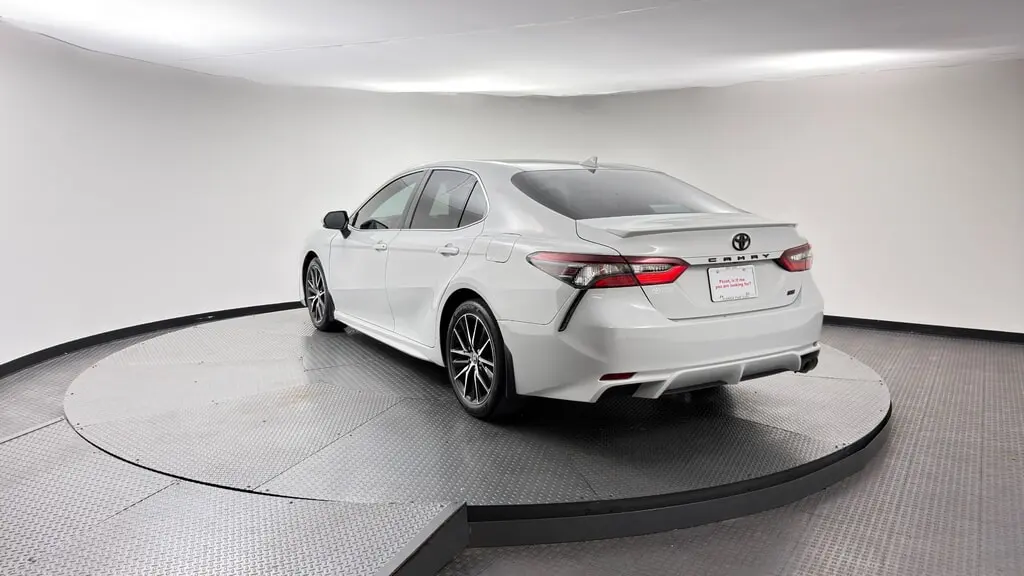 2022 TOYOTA CAMRY SE photo 5