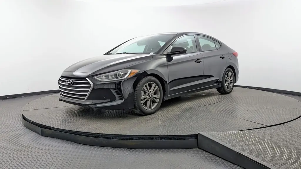 2017 HYUNDAI ELANTRA SE photo 1