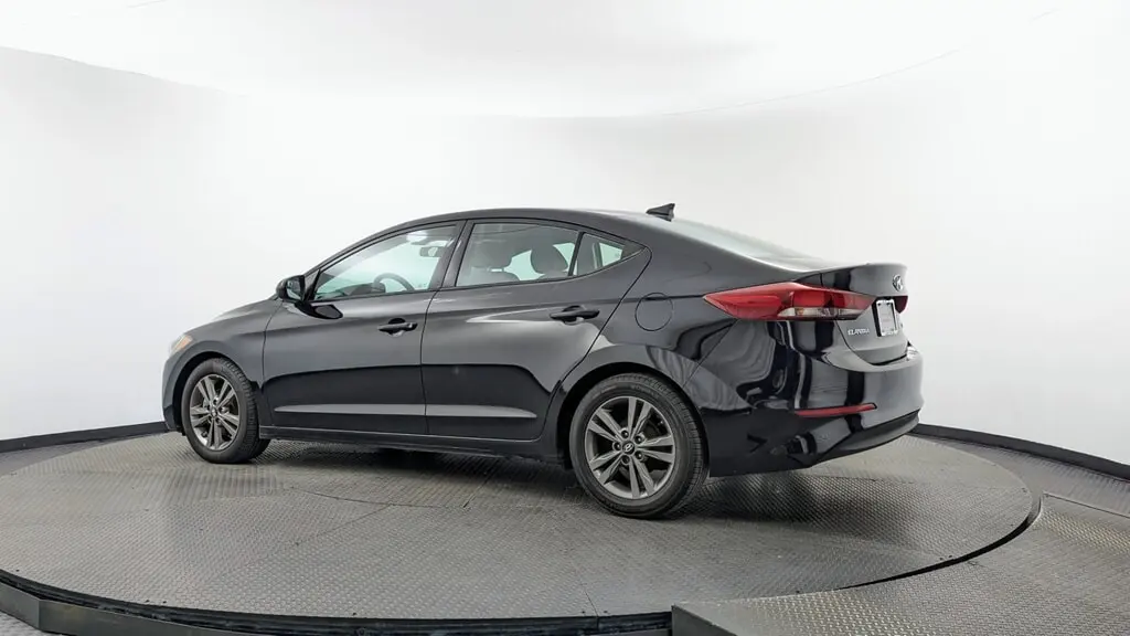 2017 HYUNDAI ELANTRA SE photo 5