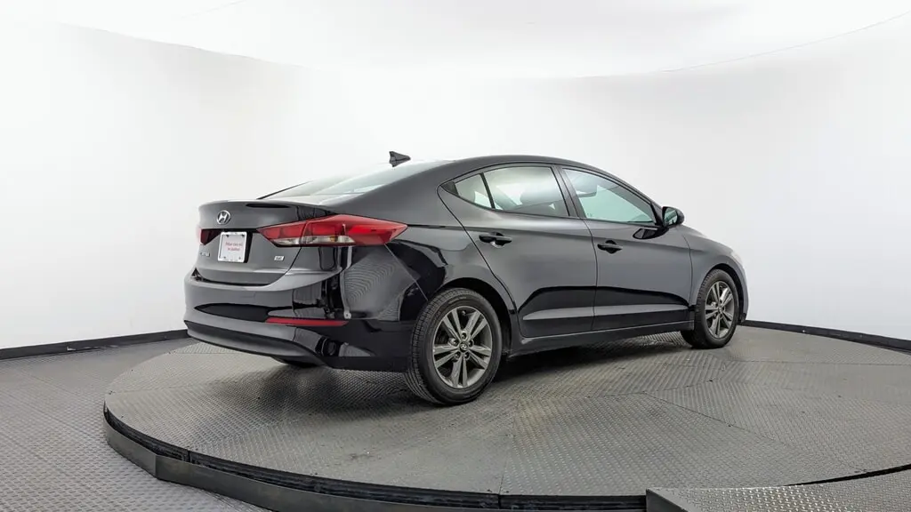 2017 HYUNDAI ELANTRA SE photo 7