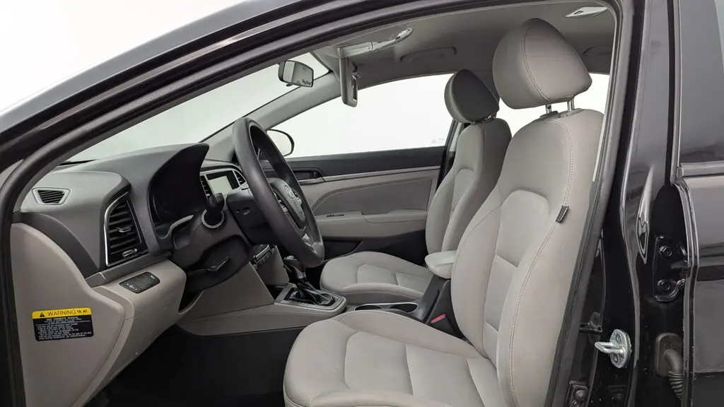 2017 HYUNDAI ELANTRA SE photo 13