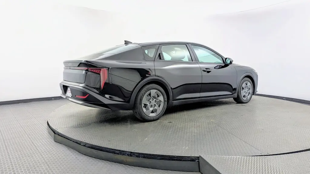 2025 KIA K4 LX photo 7