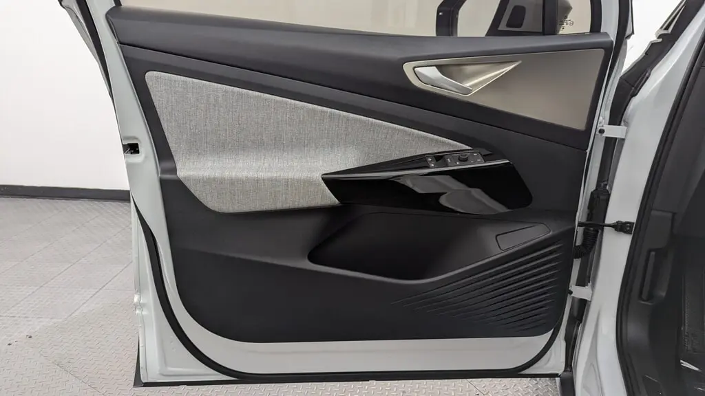 2023 VOLKSWAGEN ID.4 PRO photo 12